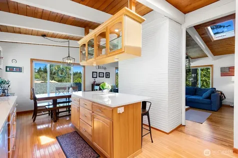11123 34th Place SW Seattle WA 98146
