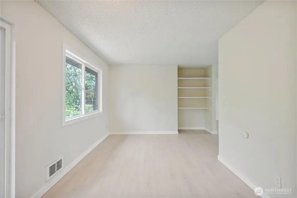 1703 33rd Avenue Longview WA 98632