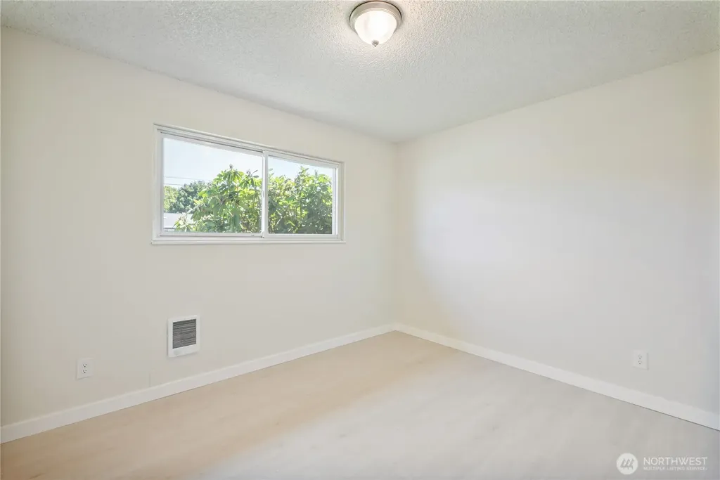 1703 33rd Avenue Longview WA 98632