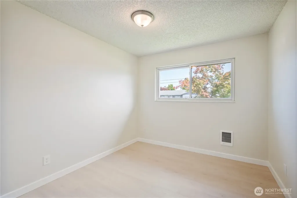 1703 33rd Avenue Longview WA 98632