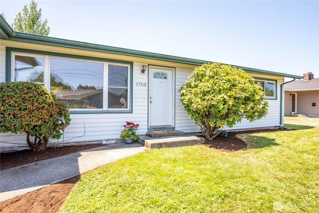 1703 33rd Avenue Longview WA 98632