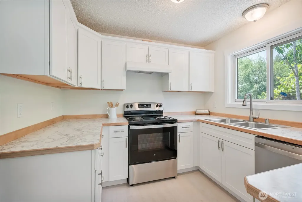 1703 33rd Avenue Longview WA 98632