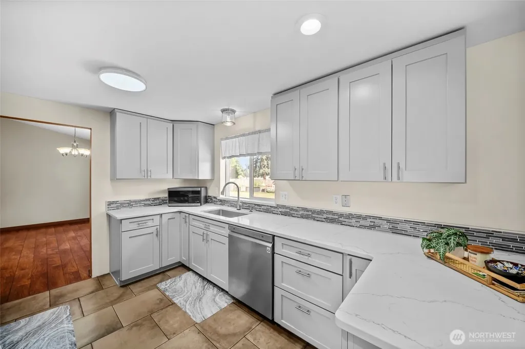 5921 184th Lane SW Rochester WA 98579