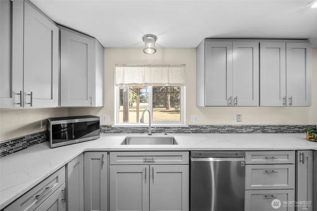 5921 184th Lane SW Rochester WA 98579