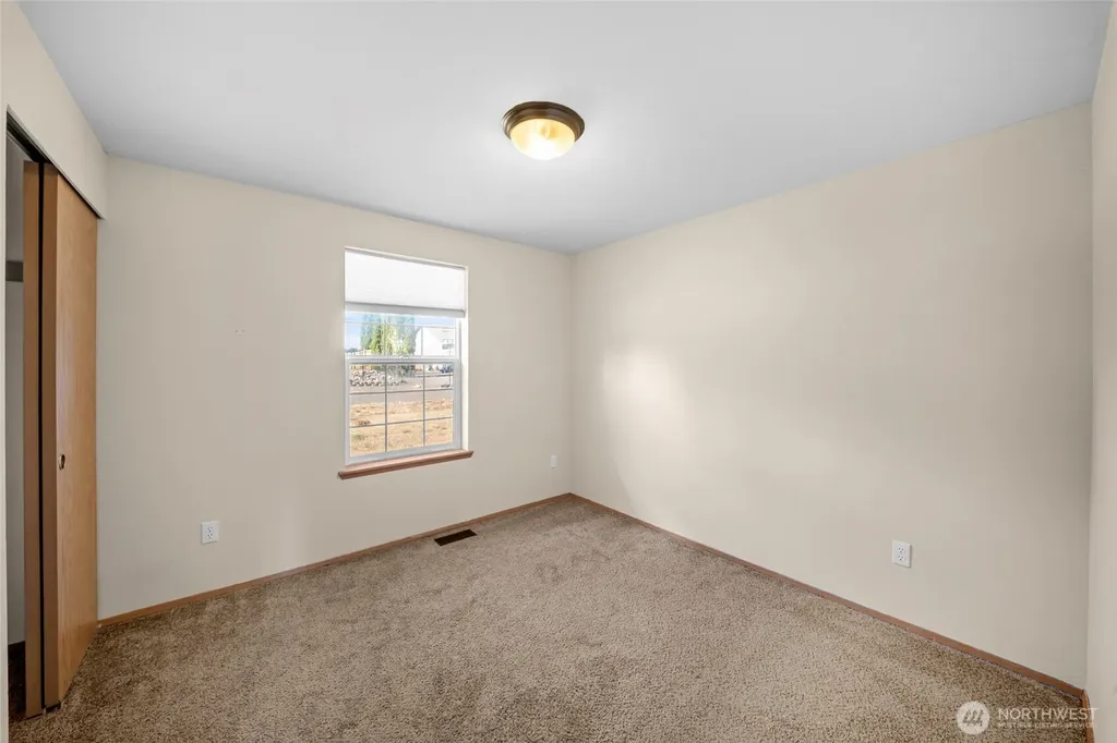 5921 184th Lane SW Rochester WA 98579