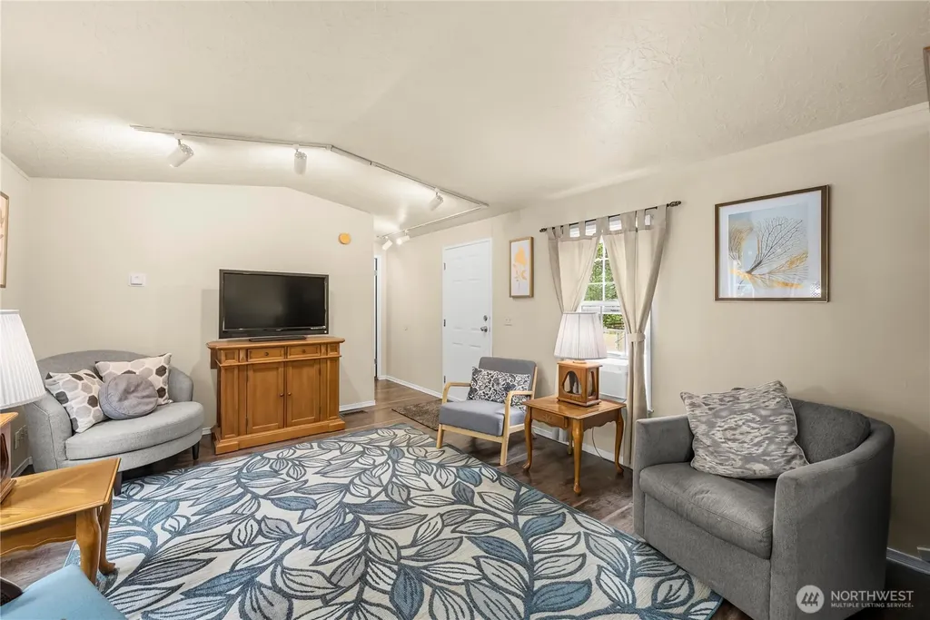 261 E Willow Blue Lane Shelton WA 98584