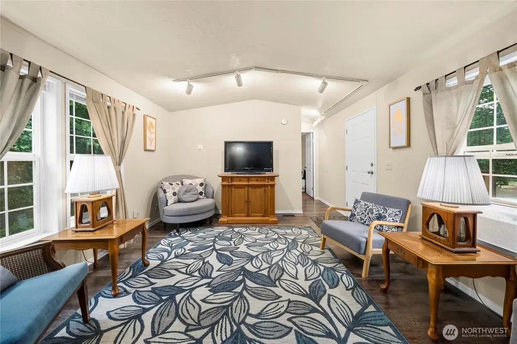 261 E Willow Blue Lane Shelton WA 98584