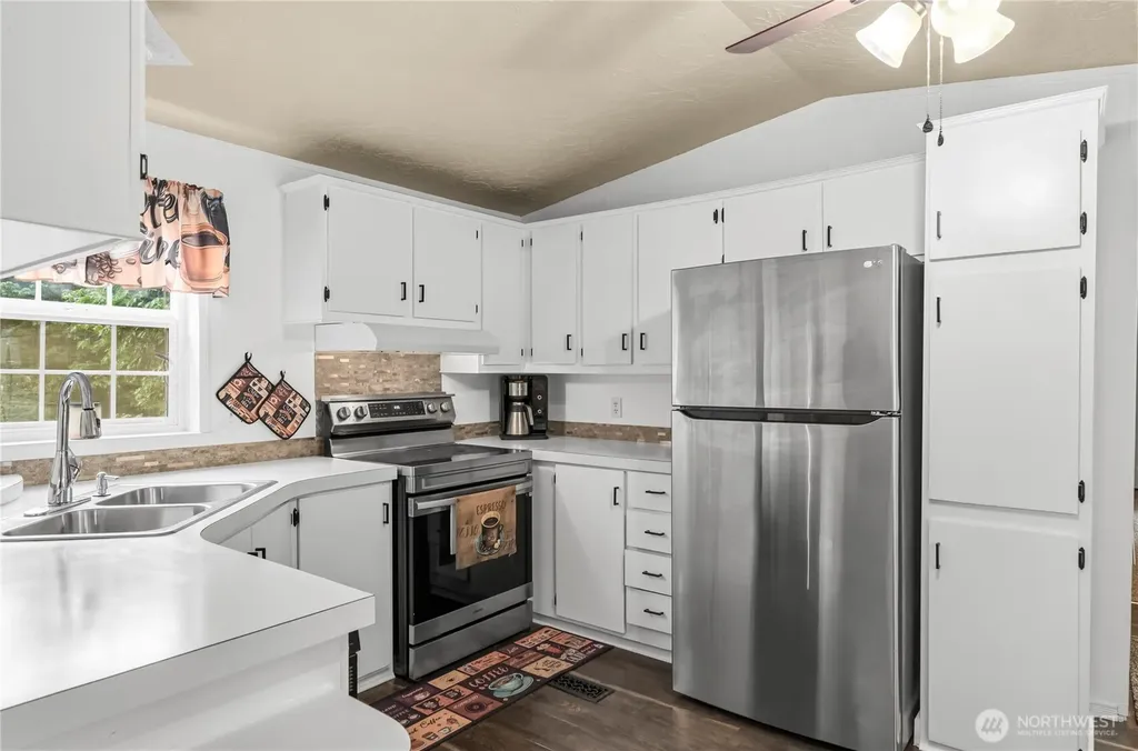 261 E Willow Blue Lane Shelton WA 98584