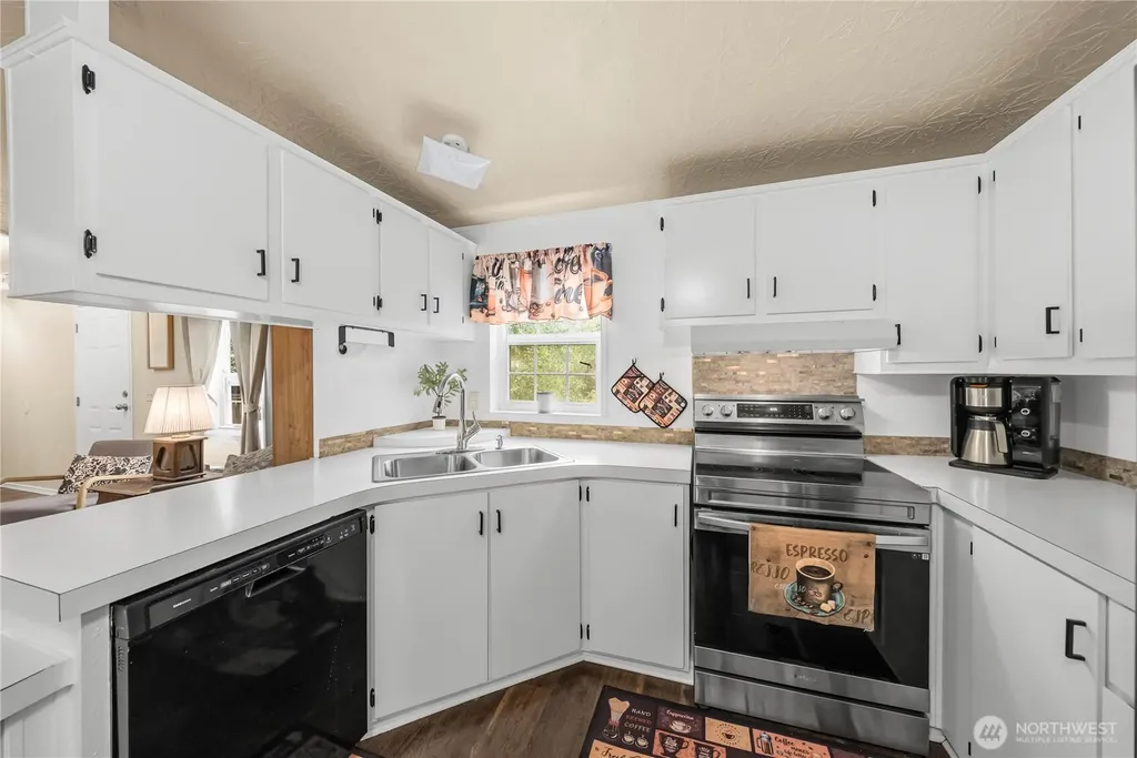 261 E Willow Blue Lane Shelton WA 98584