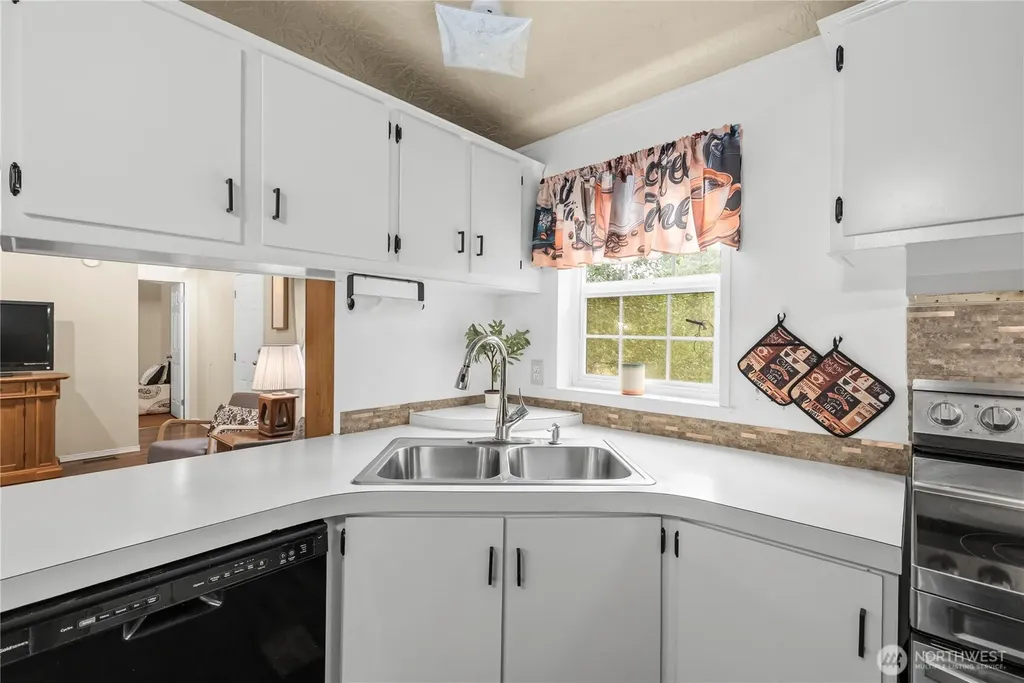 261 E Willow Blue Lane Shelton WA 98584