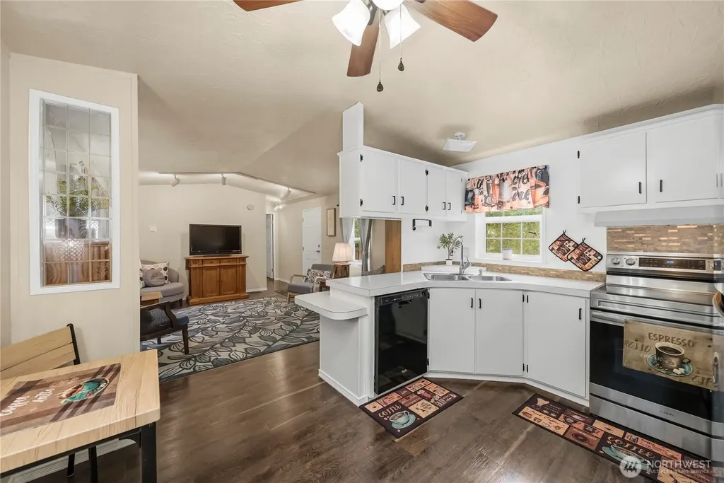 261 E Willow Blue Lane Shelton WA 98584