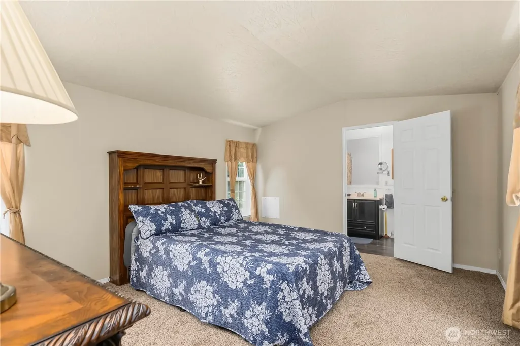 261 E Willow Blue Lane Shelton WA 98584