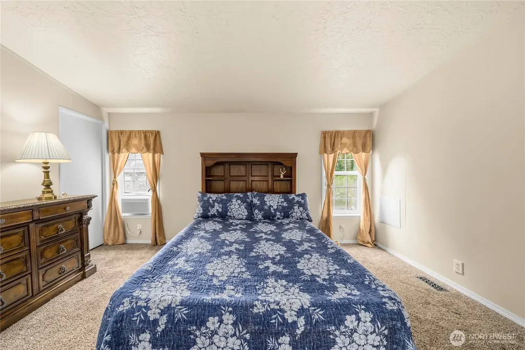 261 E Willow Blue Lane Shelton WA 98584