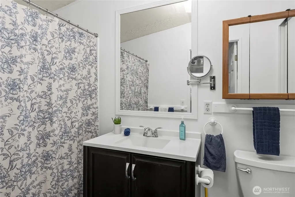 261 E Willow Blue Lane Shelton WA 98584
