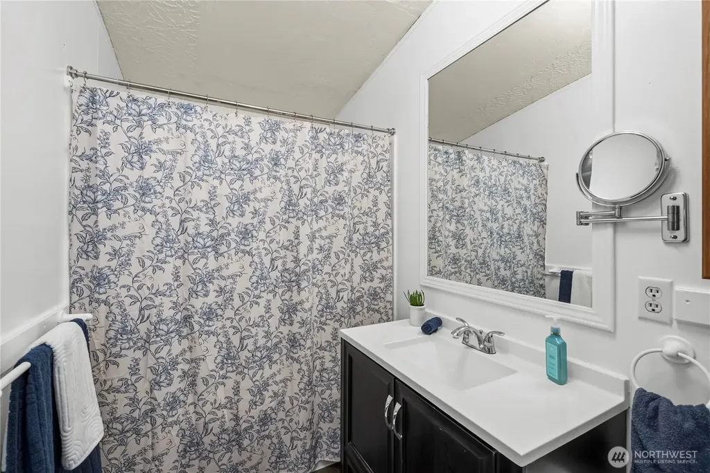 261 E Willow Blue Lane Shelton WA 98584