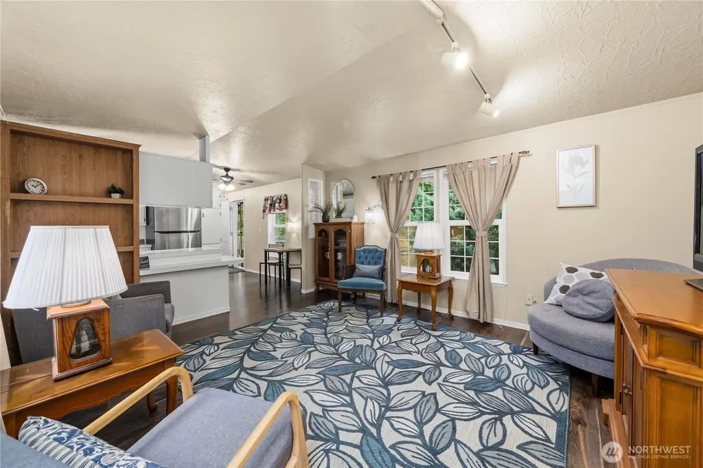 261 E Willow Blue Lane Shelton WA 98584