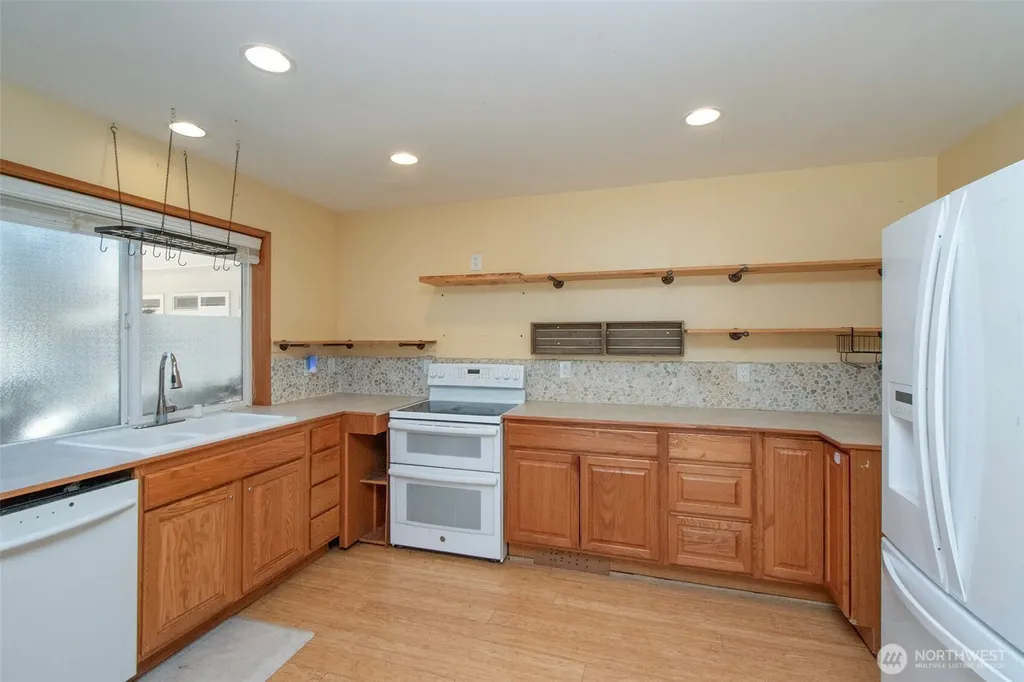 202 Birdsong Lane Port Angeles WA 98362