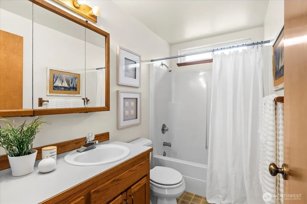 178 Skagit Avenue Camano Island WA 98282