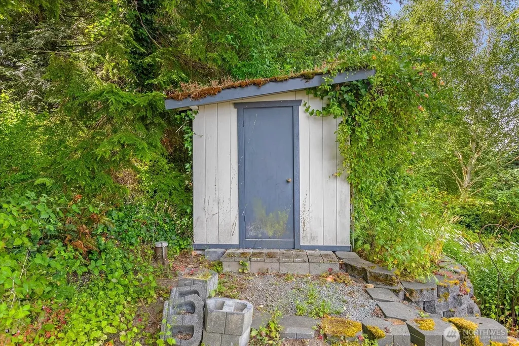 178 Skagit Avenue Camano Island WA 98282