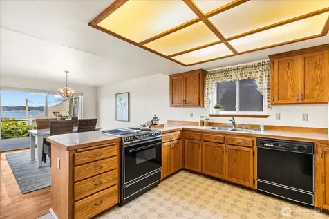 178 Skagit Avenue Camano Island WA 98282
