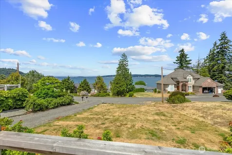 178 Skagit Avenue Camano Island WA 98282