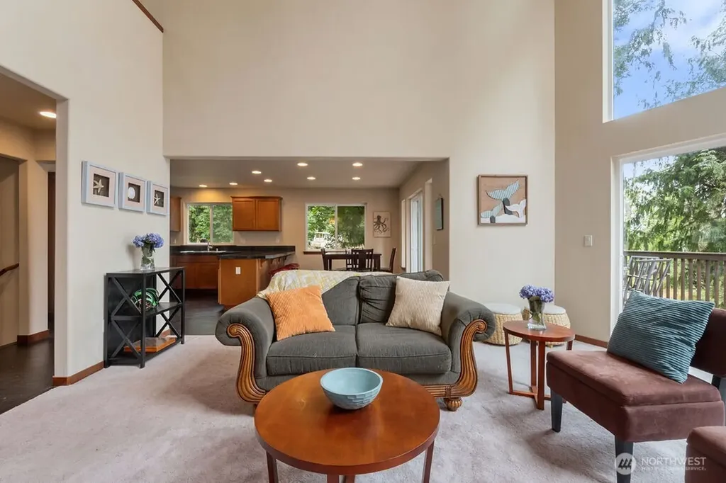 8 W Gedney Way Hat Island WA 98206