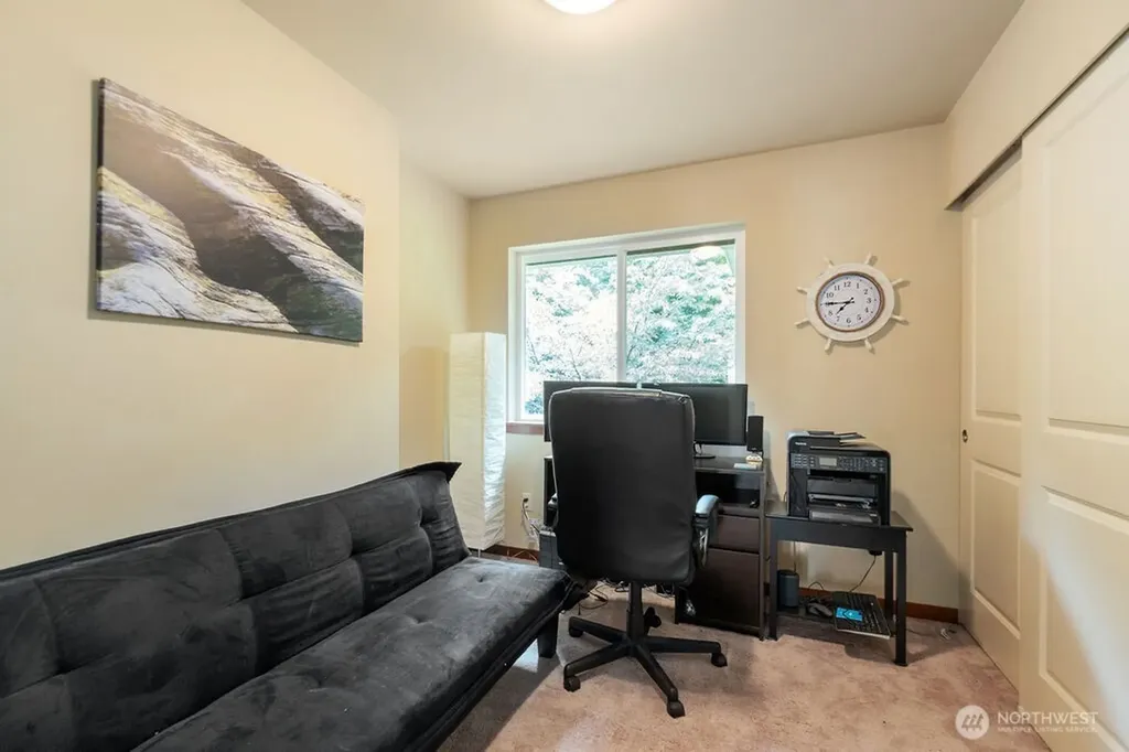8 W Gedney Way Hat Island WA 98206
