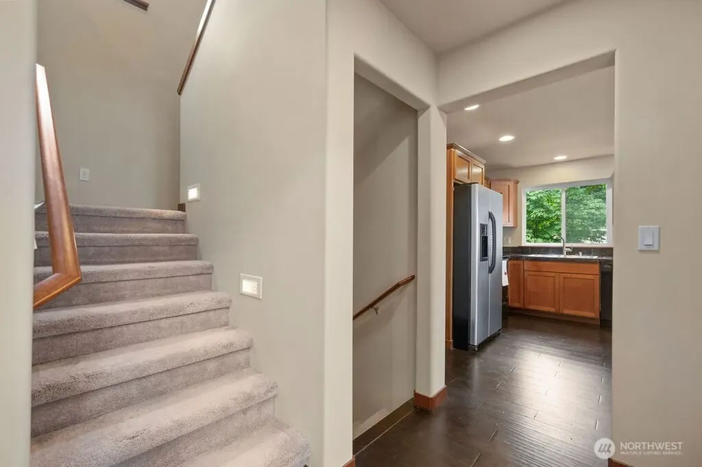 8 W Gedney Way Hat Island WA 98206