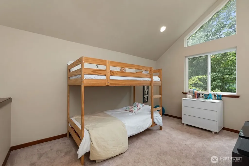 8 W Gedney Way Hat Island WA 98206
