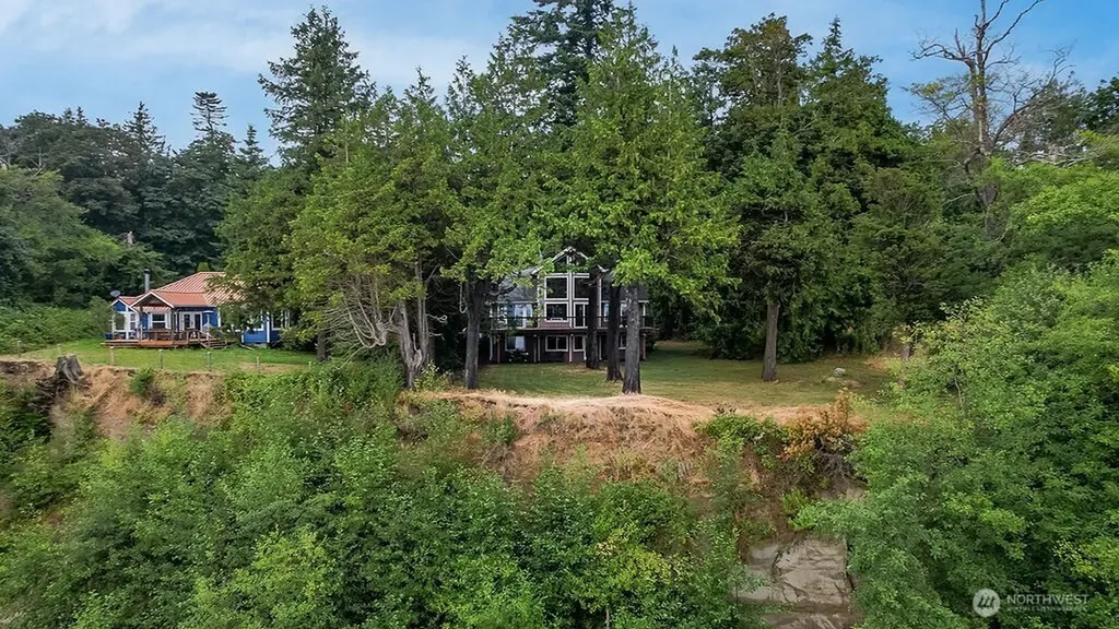8 W Gedney Way Hat Island WA 98206