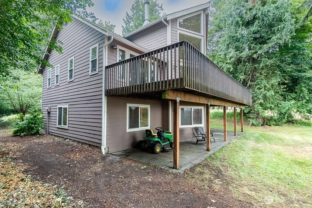 8 W Gedney Way Hat Island WA 98206