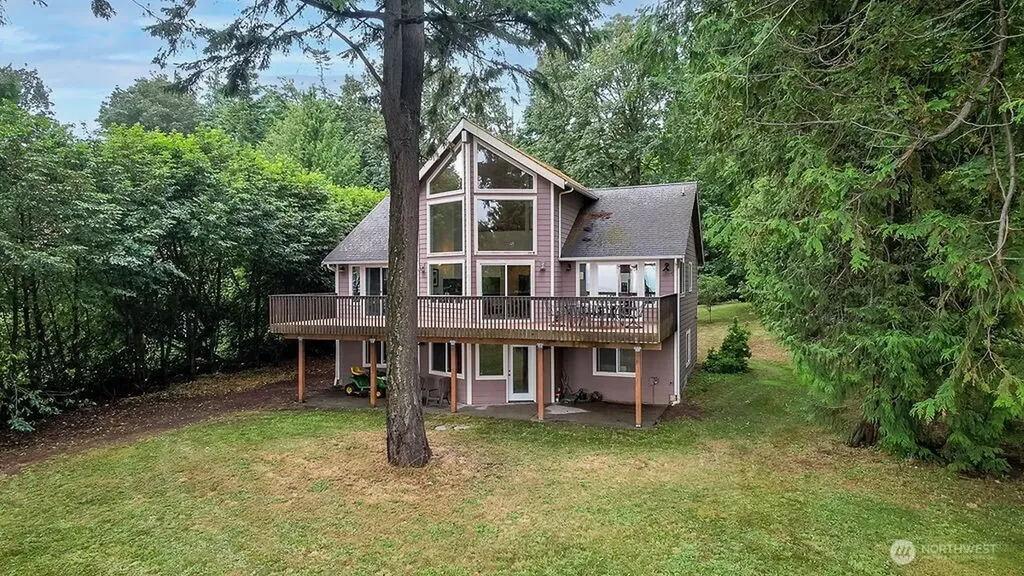 8 W Gedney Way Hat Island WA 98206