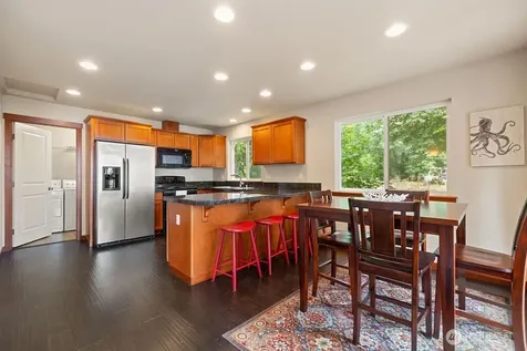 8 W Gedney Way Hat Island WA 98206