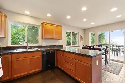 8 W Gedney Way Hat Island WA 98206