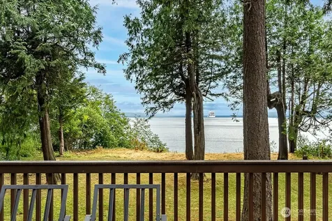 8 W Gedney Way Hat Island WA 98206