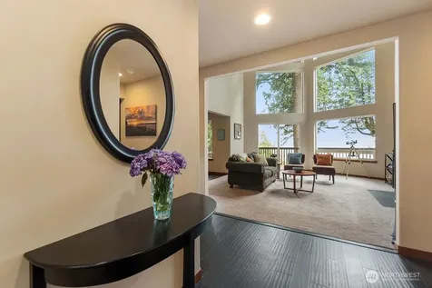 8 W Gedney Way Hat Island WA 98206