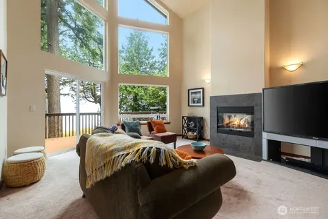 8 W Gedney Way Hat Island WA 98206
