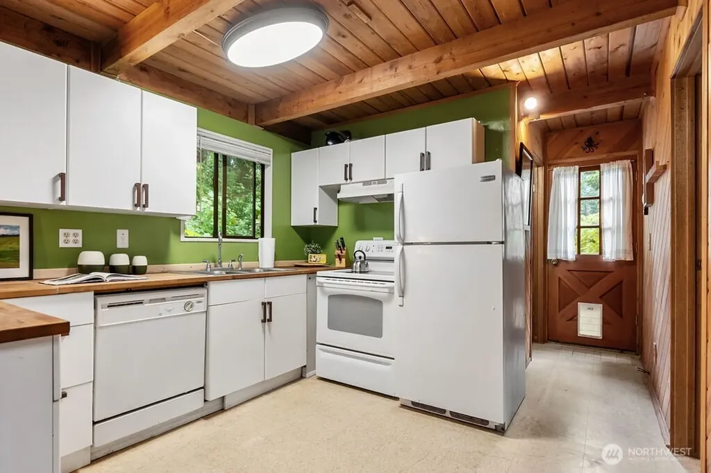 12 B Port Susan Drive Hat Island WA 98206