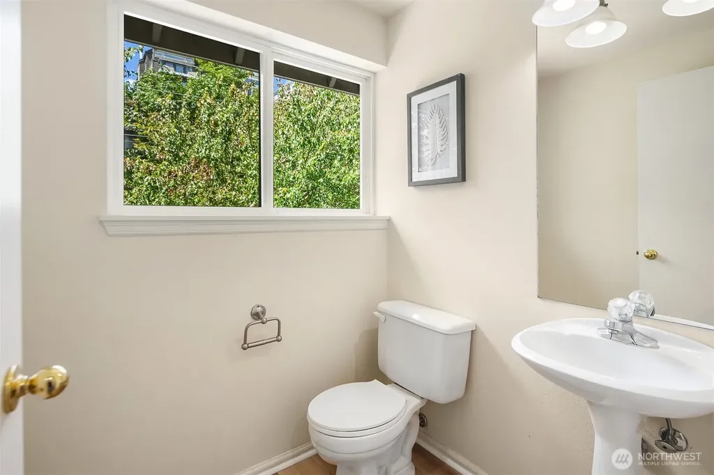 314 25th Avenue E Seattle WA 98112