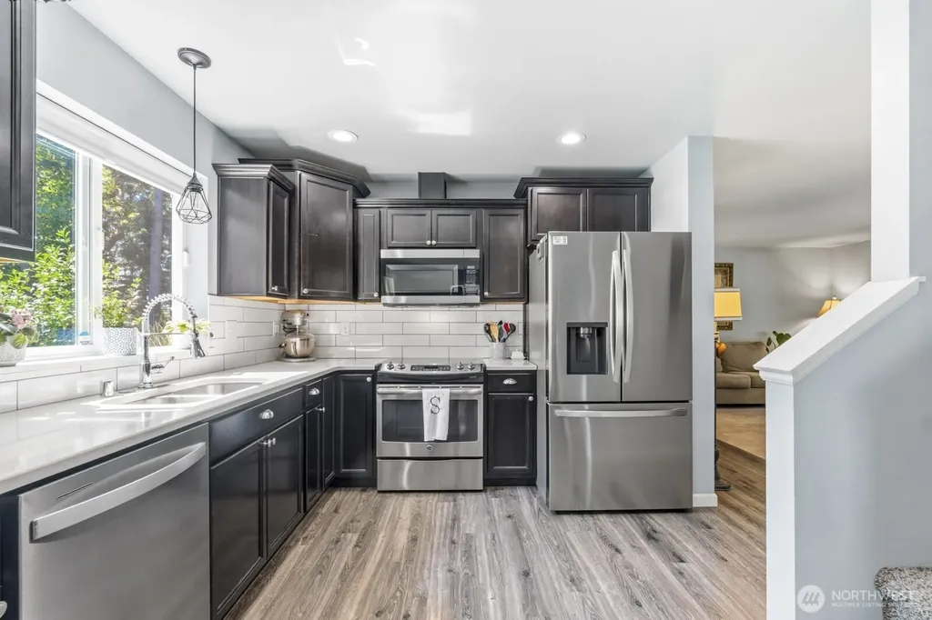 18109 Sundown* Court SE Yelm WA 98597