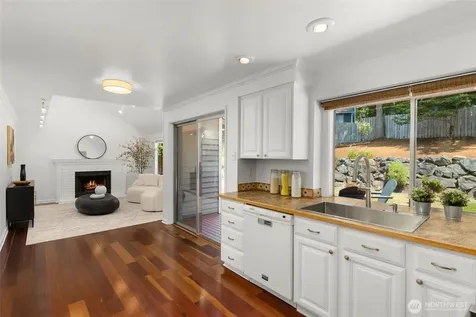 23973 SE 42nd Place Sammamish WA 98029