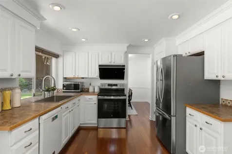 23973 SE 42nd Place Sammamish WA 98029