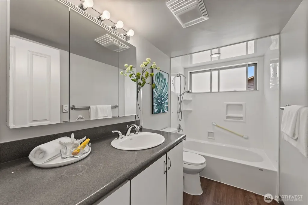 22208 Meridian Avenue S Bothell WA 98021