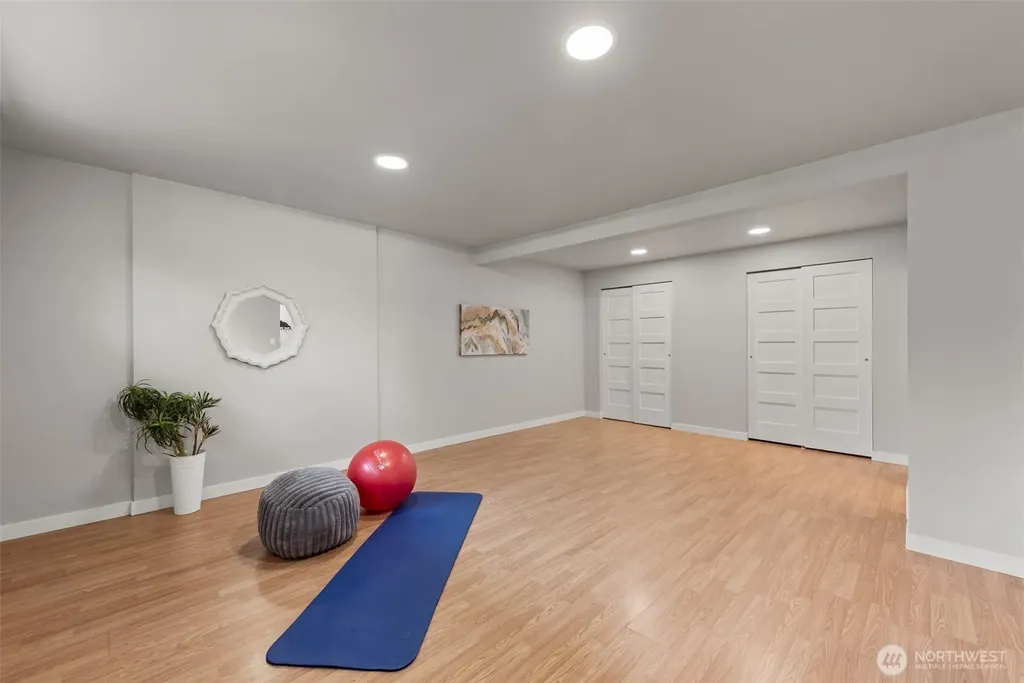 22208 Meridian Avenue S Bothell WA 98021