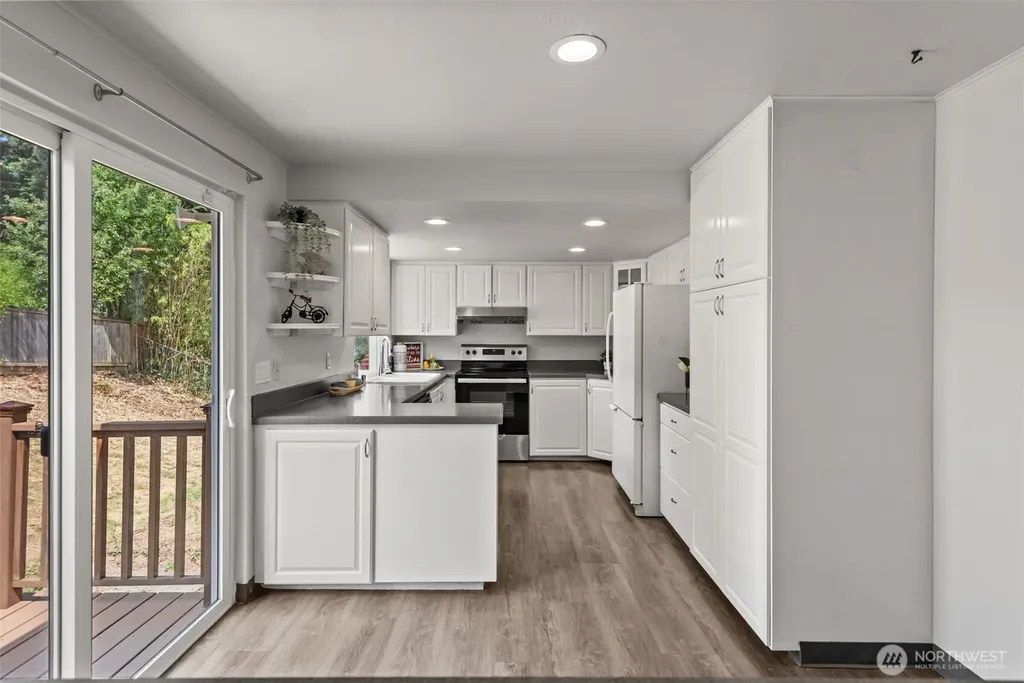 22208 Meridian Avenue S Bothell WA 98021