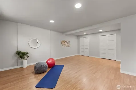 22208 Meridian Avenue S Bothell WA 98021