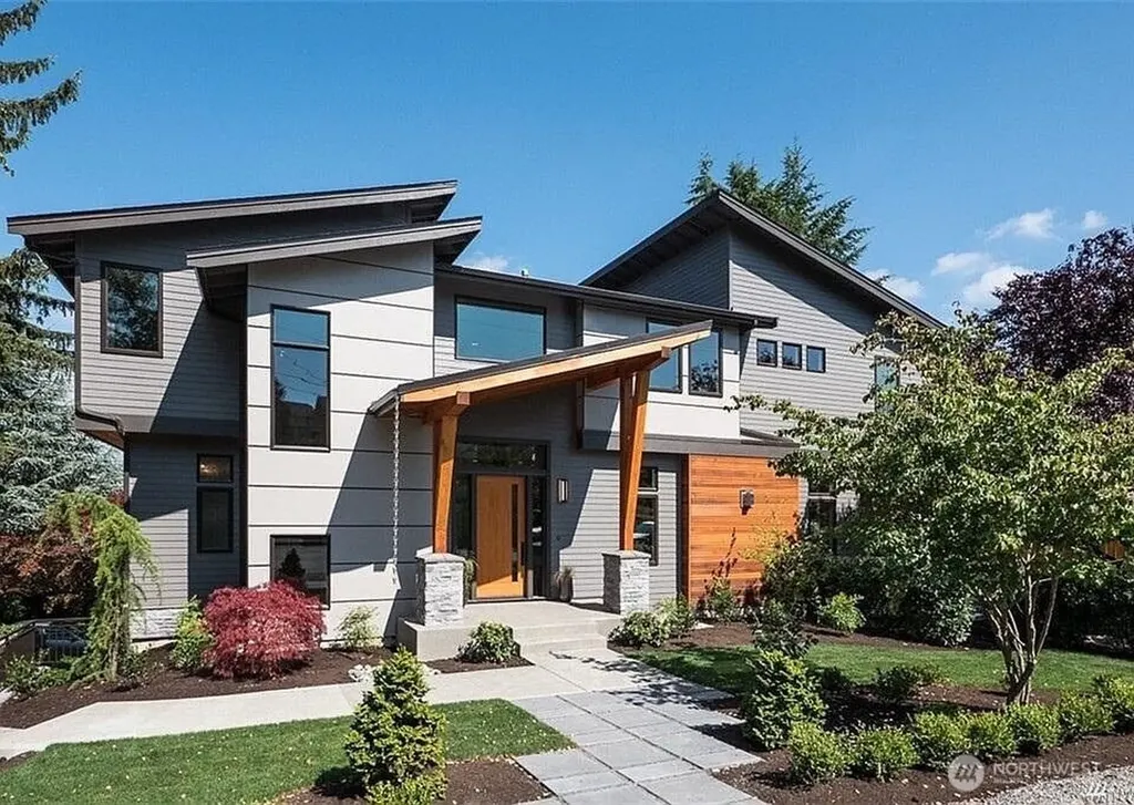 10207 NE 21st Place Bellevue WA 98004