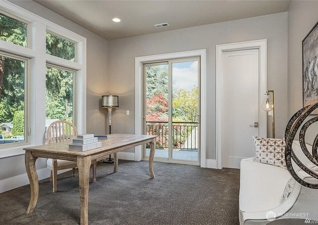 10207 NE 21st Place Bellevue WA 98004