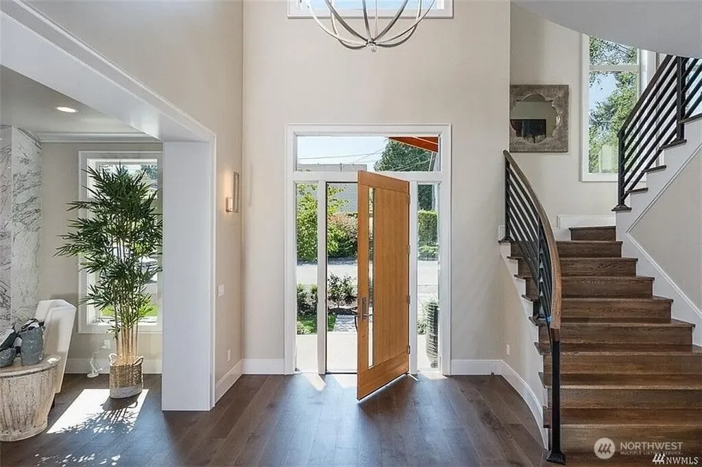10207 NE 21st Place Bellevue WA 98004
