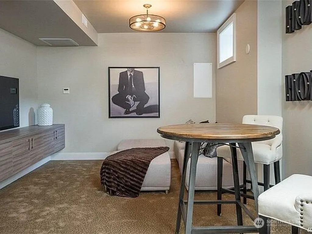 10207 NE 21st Place Bellevue WA 98004